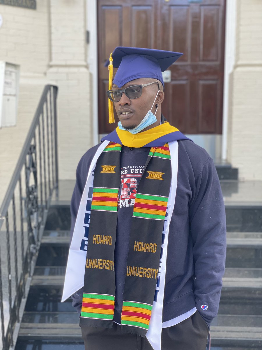 Coach_Ree's tweet photo. Aye Big Grandma and Auntie Lulu I made it. I got that degree like I said I would it wasnโt easy but I know yโall was watching out for me. ๐ฏโค๏ธ#HowardGrad21 https://t.co/YJeMaS7C3o
