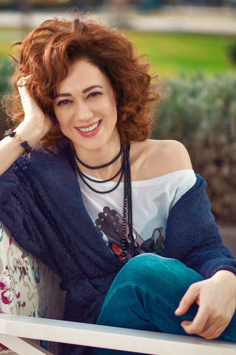 Sürprizlerimiz devam ediyor! Bennu Yıldırımlar konuk oyuncu olarak #Sadakatsiz kadrosuna dahil oluyor! Sizce kim olarak katılıyor olacak?!...

Our surprises continue! Bennu Yıldırımlar will be joining the #Sadakatsiz cast as a guest star! Who do you think she will join as?!...