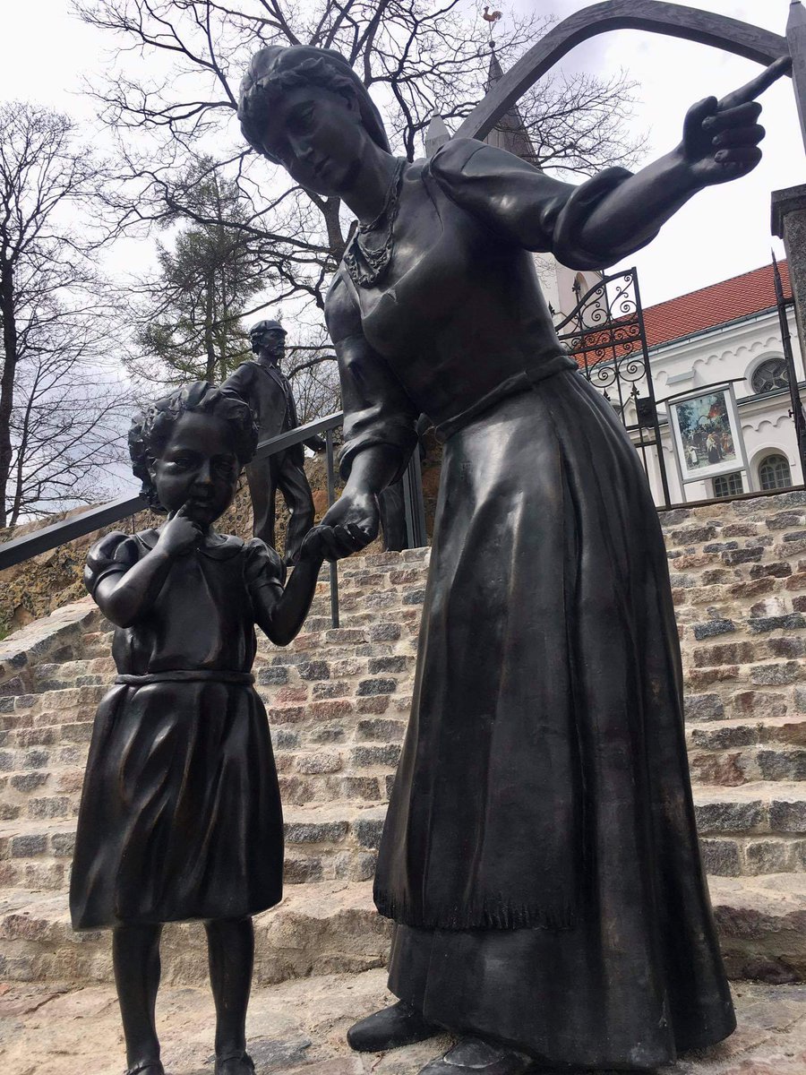 AlksneR's tweet image. Meita izglāba ar foto.