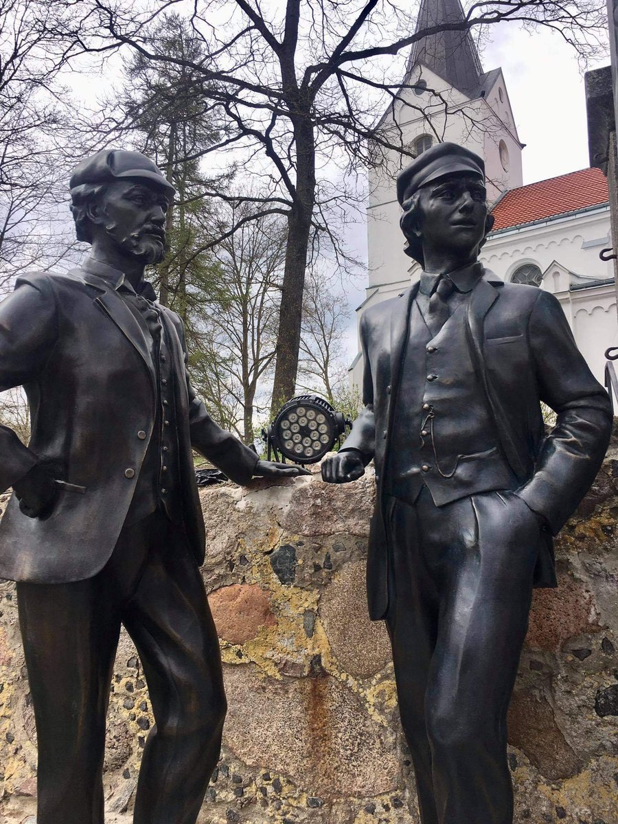 AlksneR's tweet image. Meita izglāba ar foto.