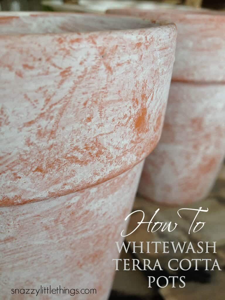 How to Whitewash Terracotta Pots Giving Them a Vintage Patina: buff.ly/2Uu2pYa