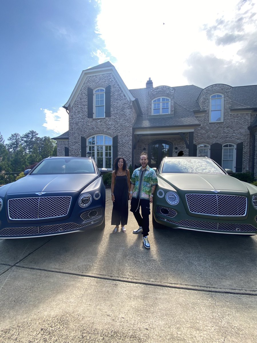 russdiemon's tweet photo. Never gonna stop spoiling my mom!! 

Happy Mother’s Day ❤️❤️❤️❤️ https://t.co/7n5Ju4xDRm
