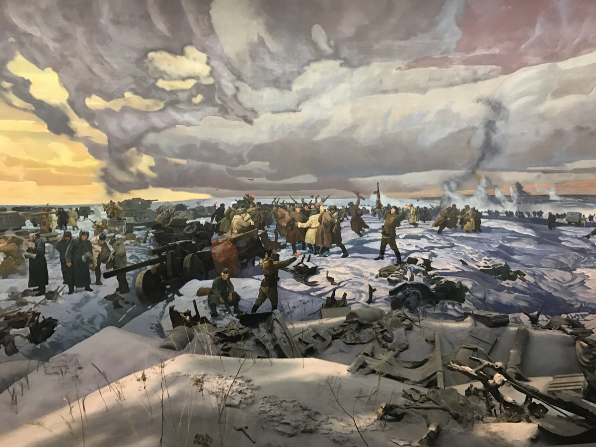 The setup from here on out is a bit strange. First you go through a number of dioramas of major battles (Stalingrad, Leningrad) with surround sound. The sound effects did their job of making me feel like I was there. The art adding context of each event is pretty cool too