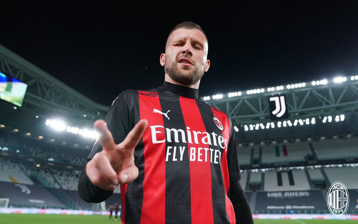 acmilan's tweet image. A perfect night! 🔝
Una serata perfetta! 🔝
#JuveMilan #SempreMilan