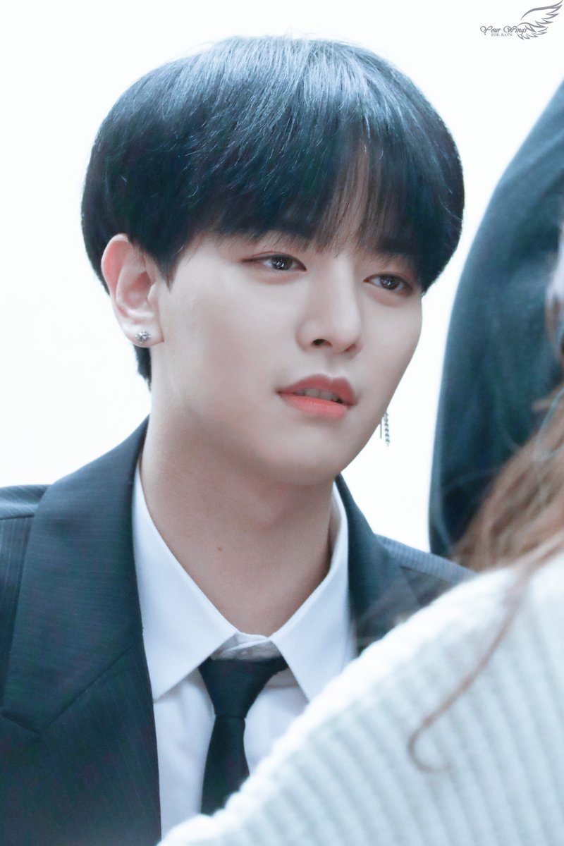 Ravn's love gaze : a thread @official_ONEUS  #RAVN