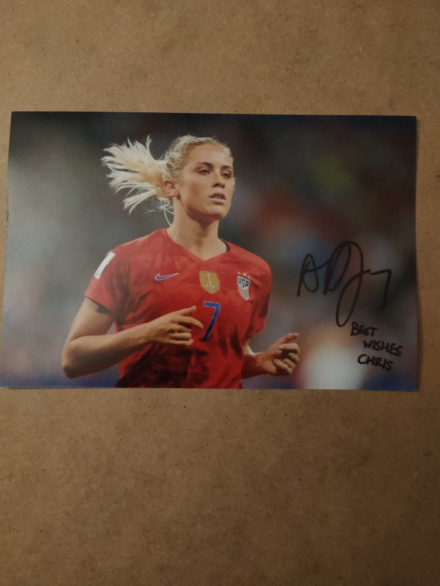 Last Saturday I received this reply from @USWNT and @ManCityWomen Defender @AbbyDahlkemper Abby signed both photos I sent her and returned them. Over the moon with this success