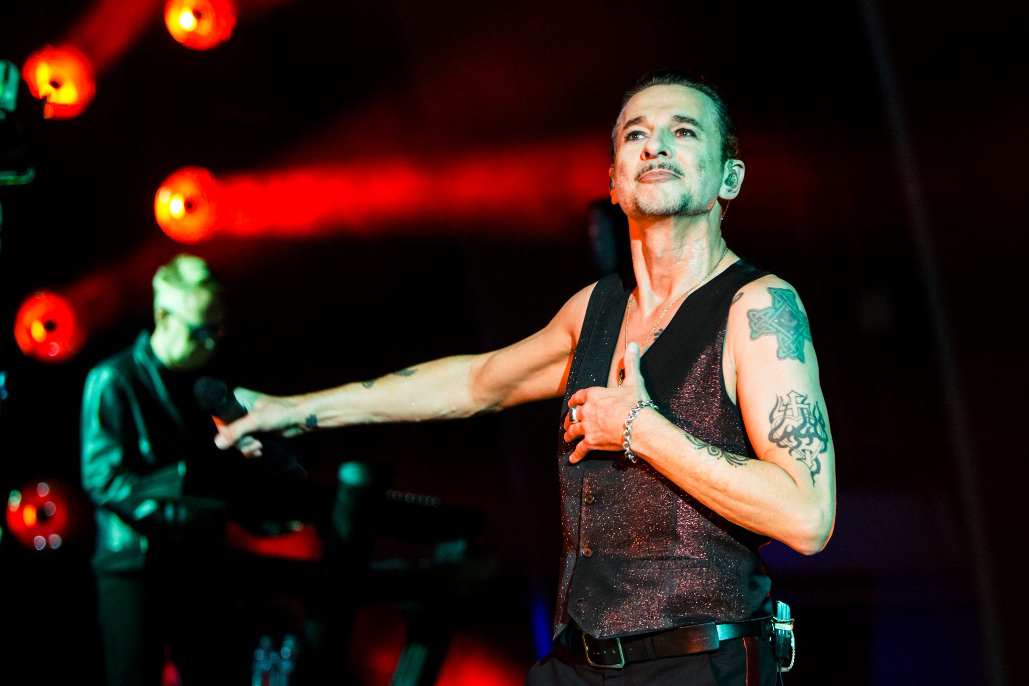 Happy birthday, Dave Gahan! The frontman turns 59 years old today. : 