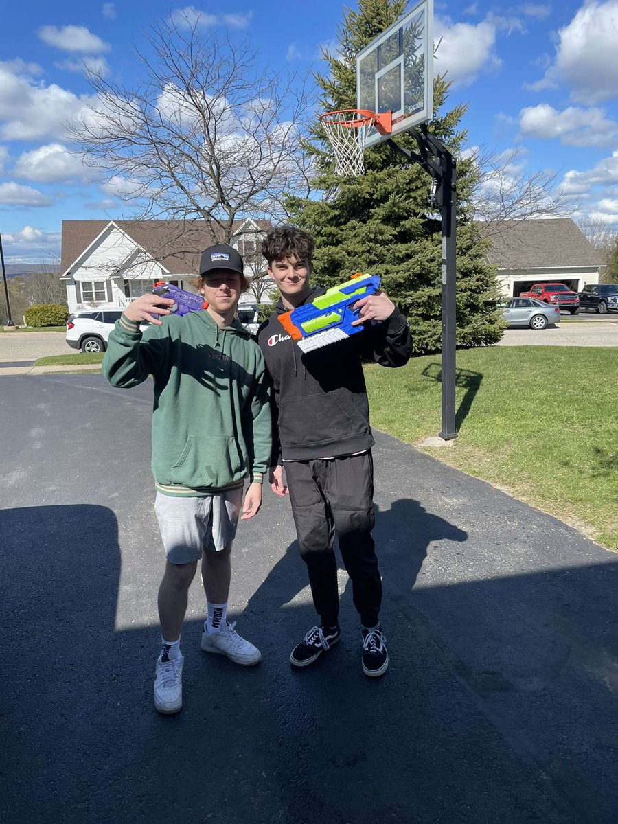 masonmcfadden20's tweet photo. @PHS_WaterWars Mason McFadden from Wetro Boomin got Will Pizzuti from Squirt on Your Face https://t.co/IH0rbjnNmb