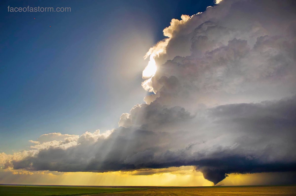 JennBrindleyUbl's tweet image. Happy Eads day! The dream chase, with clean, open air tornadoes from a cyclical supercell, over open land.  Eads, CO on May 9, 2015.