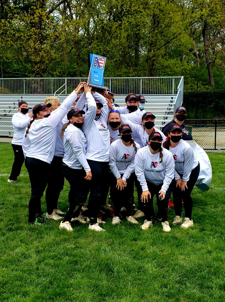 encfar's tweet image. NECC Softball Champs!!
🦁🥎🔥🏆
#ENCPR1DE 
#thisteamtho
#DenDefended 
@SoftballENC