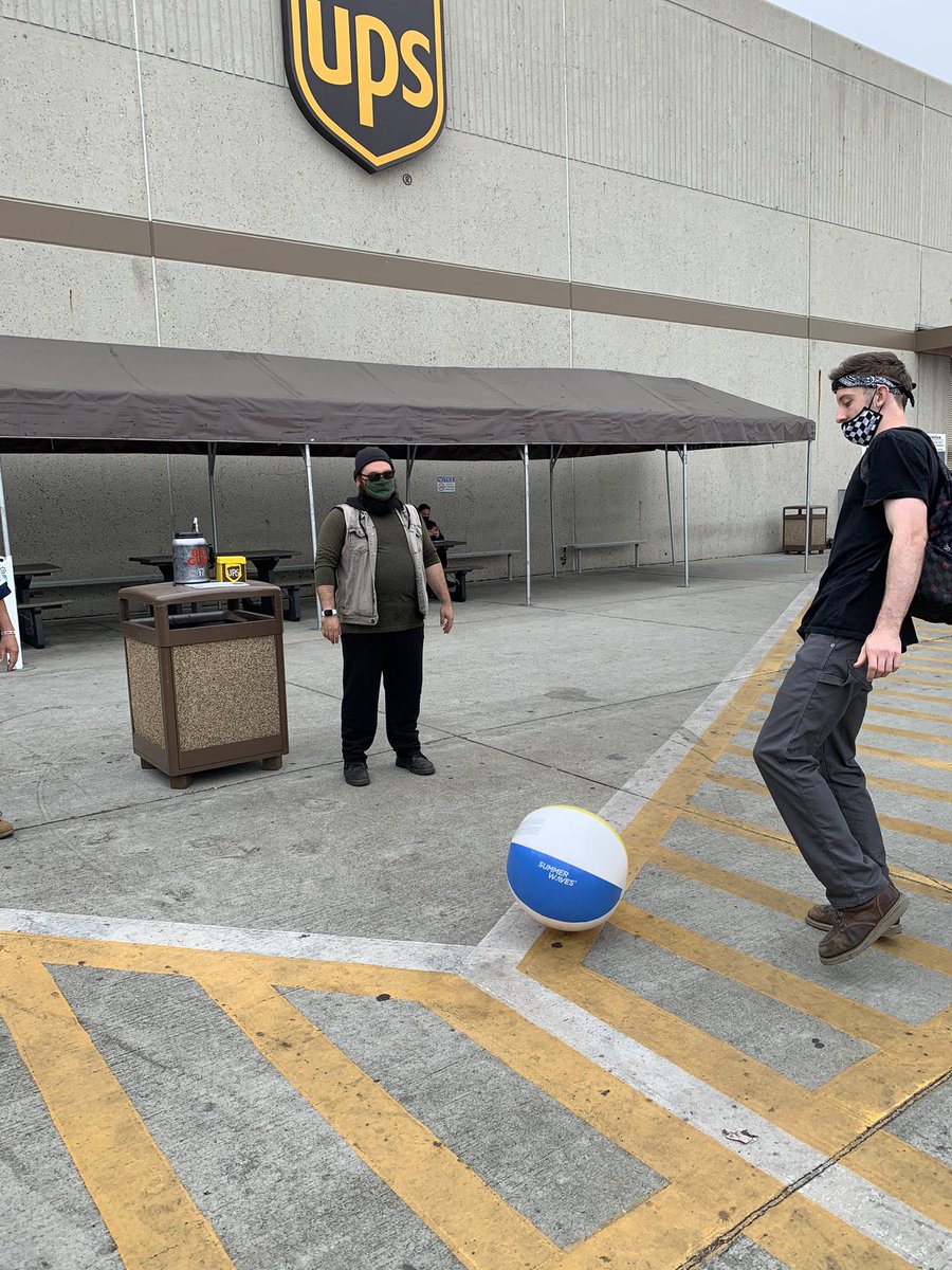 ONTARIO MORNING SORT CHSP INJURY PREVENTION ACTIVITY: STAYING ALERT! Safety committee throwing an inflatable ball with employees, and amongst each other, to demonstrate the importance of staying alert! @tvargas14 @hrbobbyups @melirere