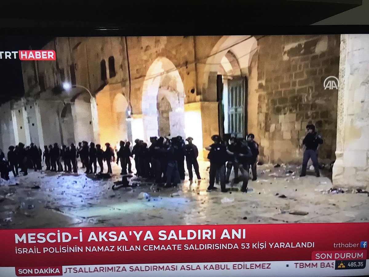 Terörist siyonist İsrail’le hertür ilişik kesilmeli..azdan az çoktan çok gider..artık yeter bu şerefsizlere dur denilmeli ..ilk kıblemiz ve müslümanlara yapılanlar kabul edilemez