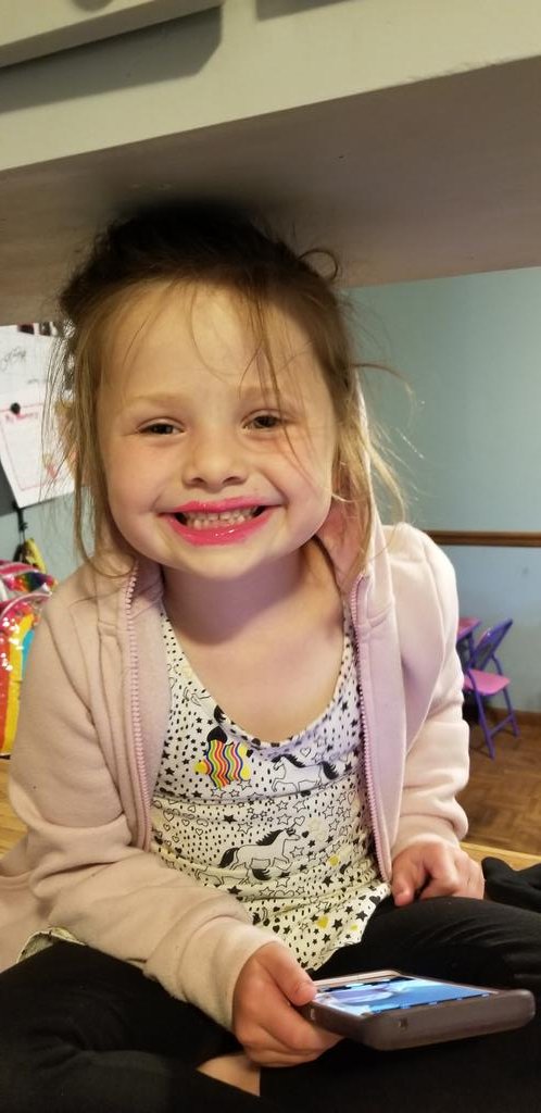 CarleighButton's tweet photo. Got my #lipstick on https://t.co/2H67hfWZjB