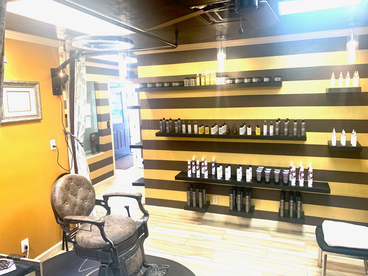 thesalonstudios's tweet photo. LOOKING TO OWN YOUR ON SALON IN FRESNO?
YOU CAN BECOME A SALON OWNER FOR AS LOW AS $650.00 a MONTH!! (FRESNO LOCATION)
Our SALON STUDIOS ARE MOVE IN READY &amp; include utilities, chair, sink, WIFI, &amp; laundry area.
Don’t miss this opportunity to become your own salon owner &amp;... https://t.co/ILSLUby8yQ