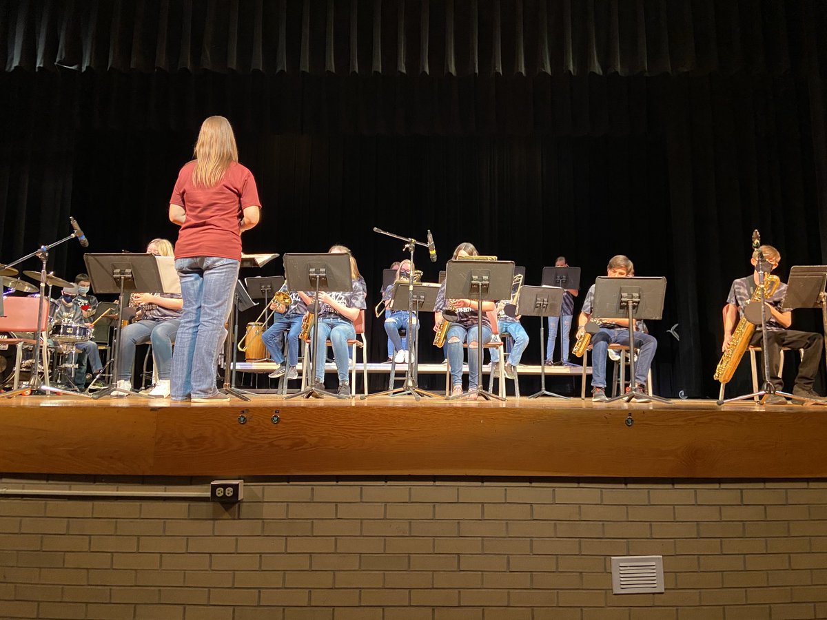 The junior high jazz band jams out while playing “Fat Burger” at the jazz &amp; speech show tonight #hudsonschools (jc)