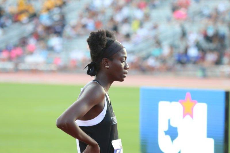 Like this tweet if you’re proud of <a href="/FalynLott06/">FalynLott2024</a> for representing @2018Memorial at the State Track Meet!!! 💛🖤💛🖤