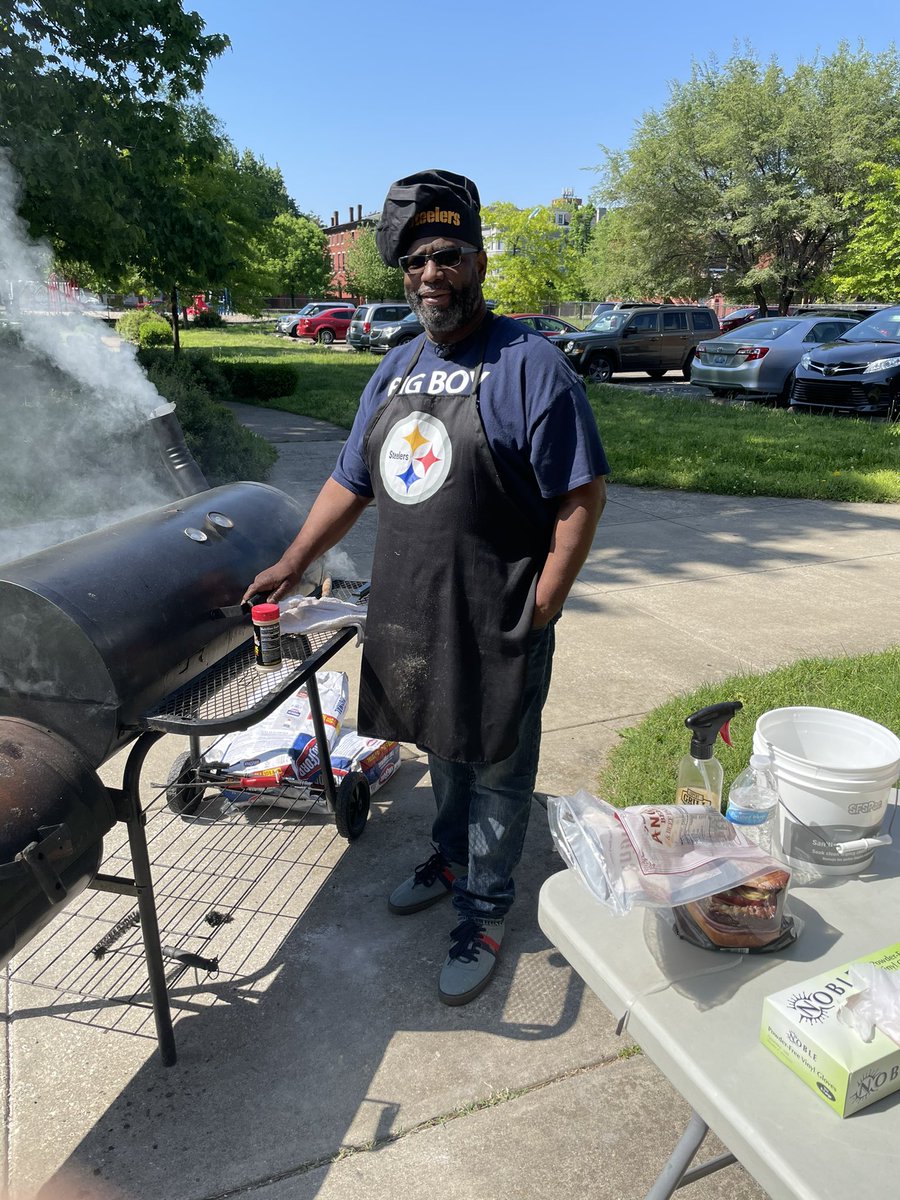 CounselorMLG's tweet photo. Teacher Appreciation Week: Day 4: We can’t mask our appreciation! Our teachers/staff received mask and enjoyed an amazing lunch sponsored by our PTA. A huge thanks &amp; shout out to Mr.Greg who was our grill master!! @Engelhard_Elem https://t.co/0SOZCbLi90