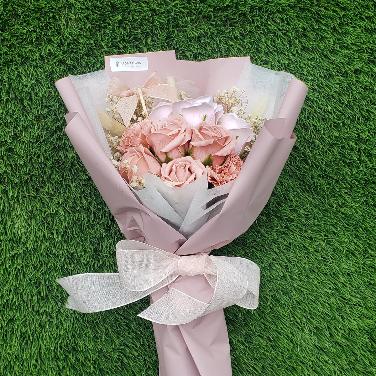 It's Mother's Day weekend and we are celebrating by giving away THREE bouquets from Aromatears.

You could win a box of red soap flowers, a bouquet of pink soap flowers, or a fresh floral bouquet (not pictured).

RT and Follow us to enter. More chances to win on IG and FB.