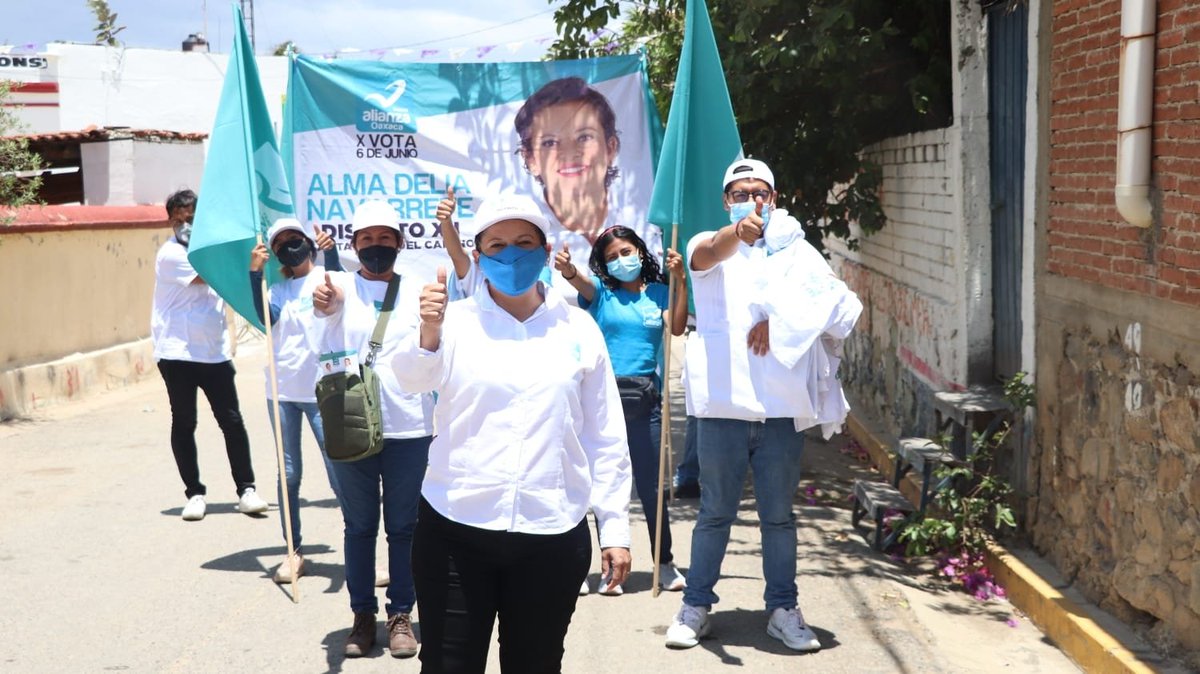 SoyAlmaDeliaN's tweet photo. Hoy recorrimos las calles de San Andrés Huayapam, agradezco a todas y todos los que se suman a este proyecto, porque sé que podemos tener al Oaxaca que merecemos, ¡El momento ha llegado!
Este 6 de Junio #VotaAlmaDelia tu mejor opción 👍🏻🤍
#ConAlmaYVision lo vamos a lograr. https://t.co/ovBzSIVHS5