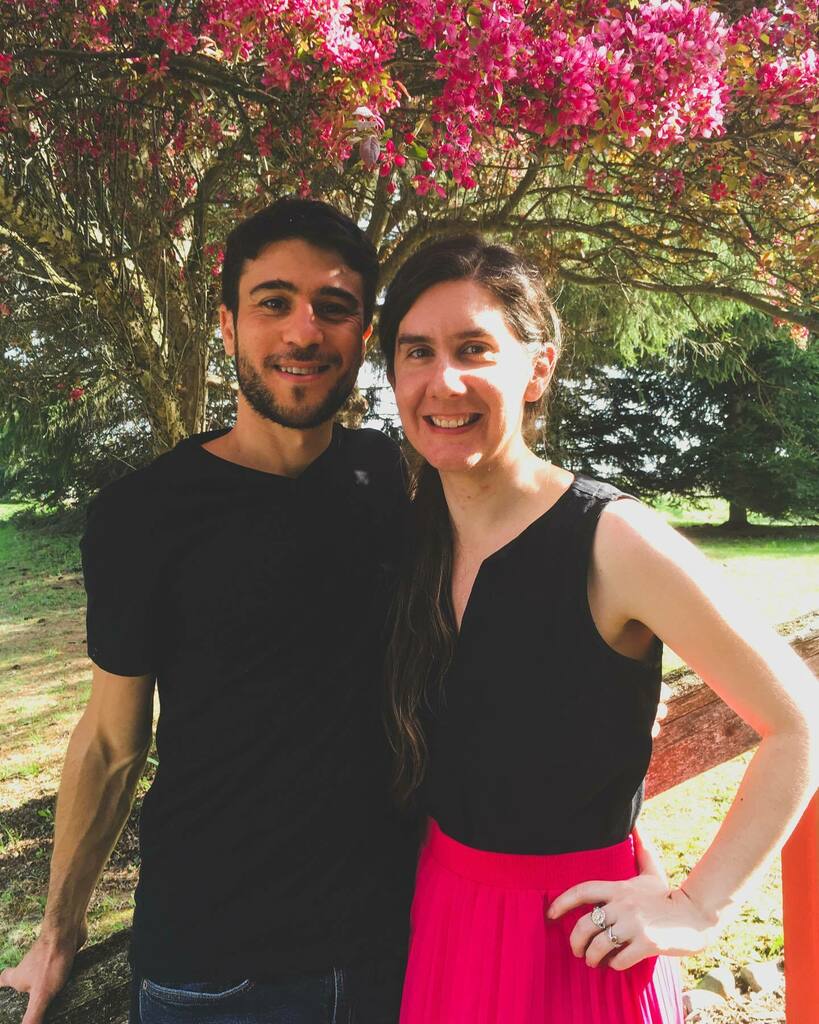 I remembered this morning that, for nearly the first two years that my husband and I were a couple, we kept it a secret. We were working together (and keeping my professional life drama-free is definitely a priority), we were both teachers (so there were… instagr.am/p/COlXnoRnO78/
