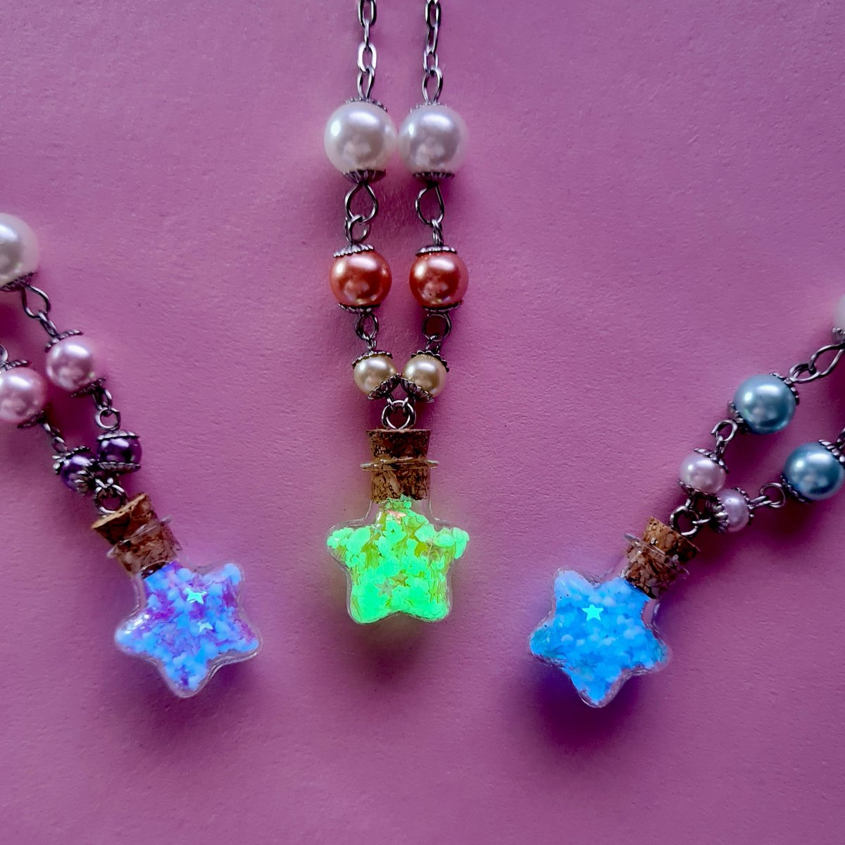 hiriael's tweet photo. Glow in the dark necklaces: https://t.co/ZMCaIh8vEF
#handmade #handmadewithlove #artisan #crafts #handmadejewelry #glowinthedark #magicnecklace #art #etsy #etsystore #iridescent #phosphorescent #artcraft
#handmadegifts #brand #glassbottle https://t.co/2VvM8KxF31