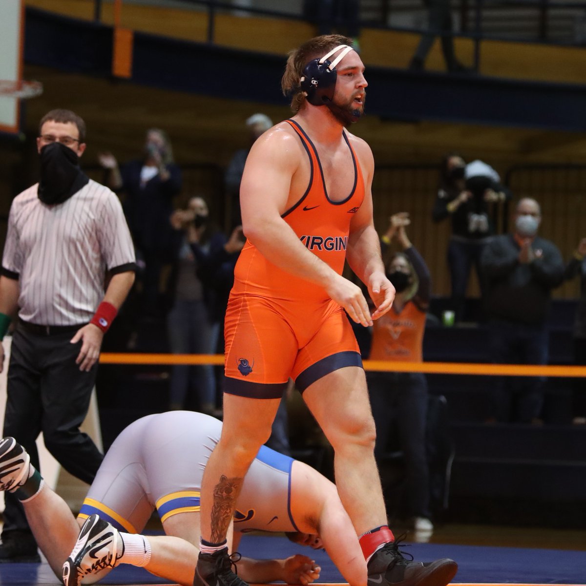 UVAWrestling's tweet photo. Wrestling is not a sport for the faint of heart and requires mental toughness with the physical strength.

Two guys who exhibit that are Jake Keating and Quinn Miller who earned our Kevin Michaels "Heart and Guts" Award this year!

#GoHoos 🔶🔷 | #TheVirginiaWay⚔️💪 https://t.co/1hvUXpOqVu