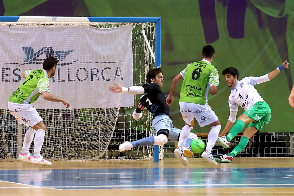 Carlos Barrón (@carlosbarron87) on Twitter photo Partidazo!!! Todos juntos conseguiremos la victoria 💥
⚽️ <a href="/PalmaFutsal/">Illes Balears Palma Futsal</a> 🆚 <a href="/ElPozoMurcia_FS/">ElPozo Murcia Costa Cálida FS</a>
📅 Sabado 8 de mayo
⏰ 12.00 horas
🏟 Pabellón de Son Moix
📍 Palma de Mallorca
📺 @LaLigaSportsTV <a href="/IB3/">IB3</a>
🎙️ <a href="/IB3radio/">IB3 Ràdio</a> Partidazo!!! Todos juntos conseguiremos la victoria 💥
⚽️ <a href="/PalmaFutsal/">Illes Balears Palma Futsal</a> 🆚 <a href="/ElPozoMurcia_FS/">ElPozo Murcia Costa Cálida FS</a>
📅 Sabado 8 de mayo
⏰ 12.00 horas
🏟 Pabellón de Son Moix
📍 Palma de Mallorca
📺 @LaLigaSportsTV <a href="/IB3/">IB3</a>
🎙️ <a href="/IB3radio/">IB3 Ràdio</a>