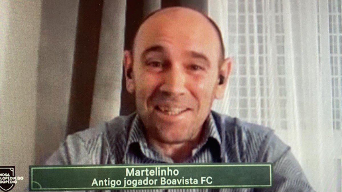 ALudopedio's tweet photo. GEL, episódio 250

martelinho é um dos heróis do campeão boavista 2000-01 como autor dos golos solitários vs porto e sporting

apanhámo-lo na suíça e foi um fartote a conversa sobre o autocarro do boavista, o golo a schmeichel e os livres de sánchez

é ver amanhã às 1400 na rtp3 https://t.co/JsTtxrX6LO