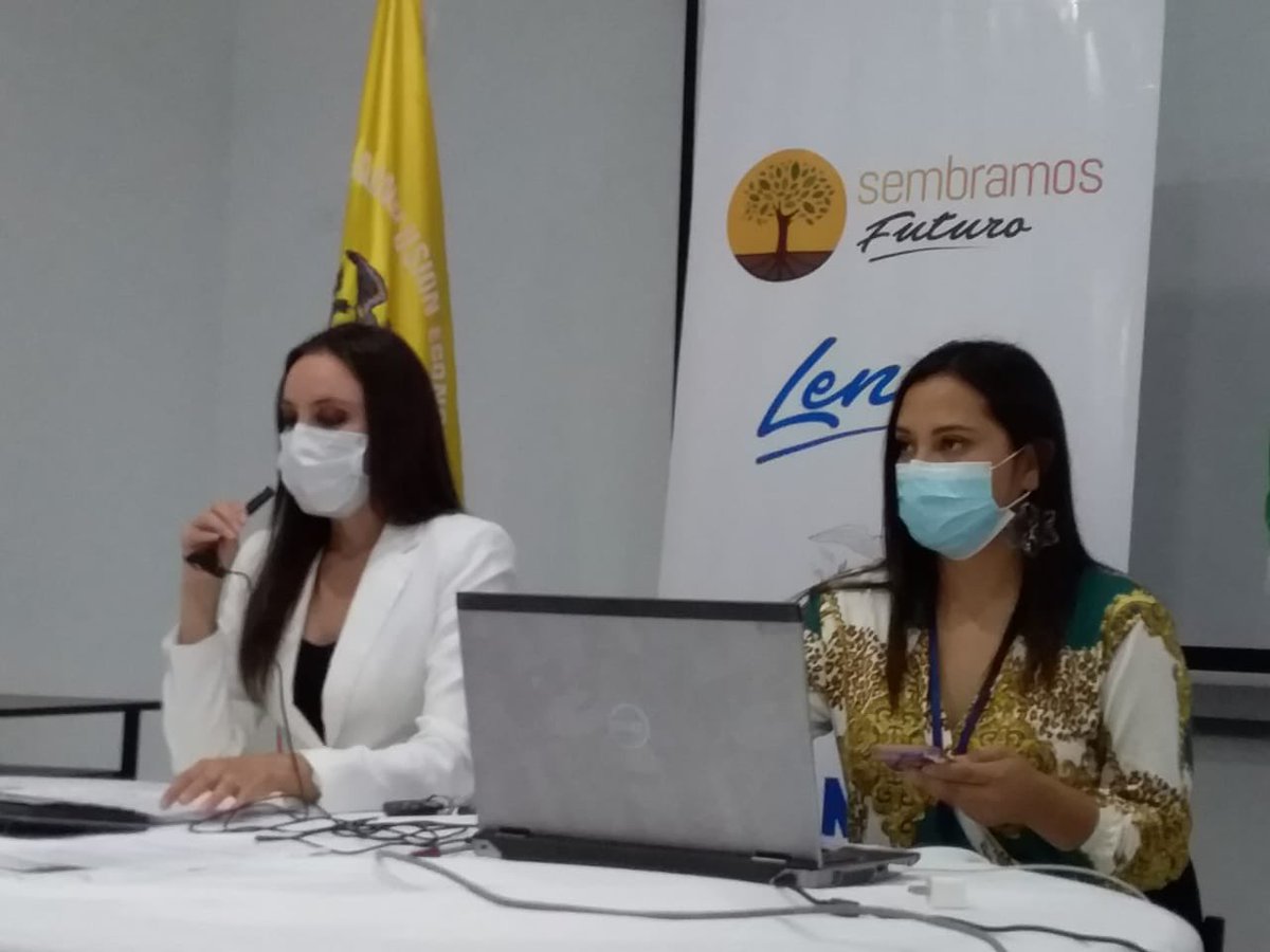 MbelenJauregui's tweet photo. Hoy realizamos la #RendiciónDeCuentas2020 📌 de la Coordinación Zonal 1 de @InclusionEc. Expusimos las acciones ejecutadas en beneficio de las familias de las provincias de #Imbabura, #Carchi, #Esmeraldas y #Sucumbíos 

📲 https://t.co/IvM40bDJQD… 

#MIESTeCuida https://t.co/o3KqGKiAdN