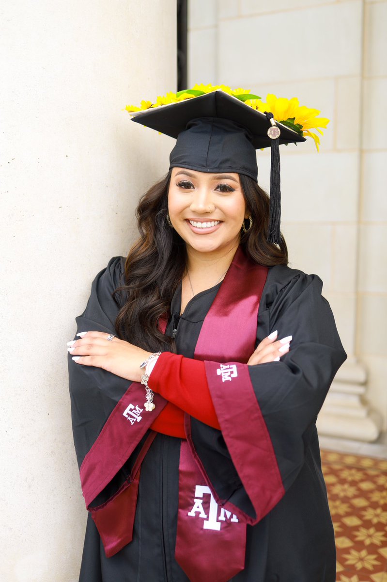 flexsizzle's tweet image. “I know you workin’ day and night to get a college degree”

I couldn’t have done this without the love and support from my family, friends, and guardian angel🦋

May 15th, I will be graduating from THE Texas A&amp;amp;M University 👩🏽‍🎓

DEGREE ME PLEASE🎓