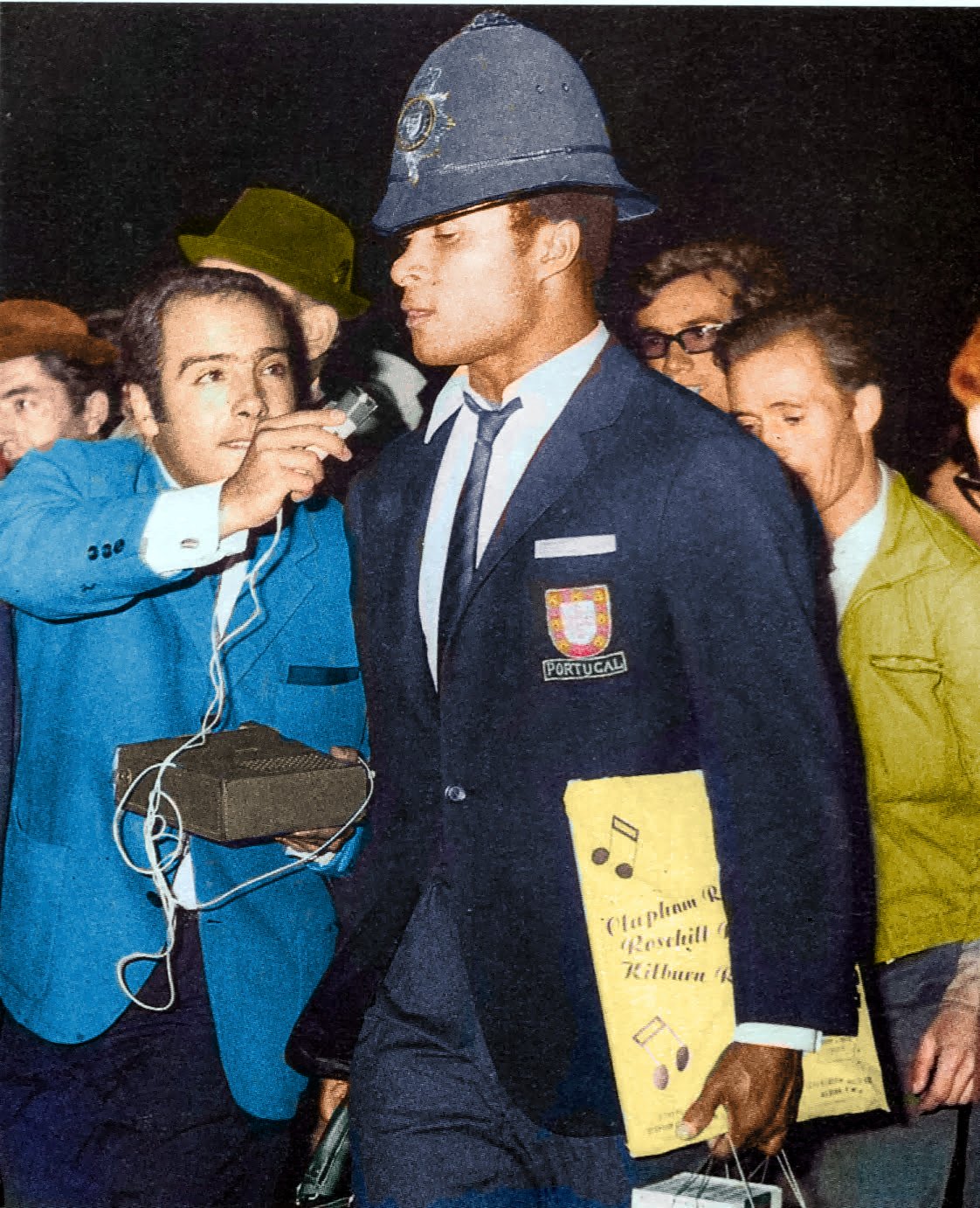 FOTOS HISTORICAS O CHULAS DE FUTBOL - Página 4 E00IQViXsAEd3ZP?format=jpg&name=large