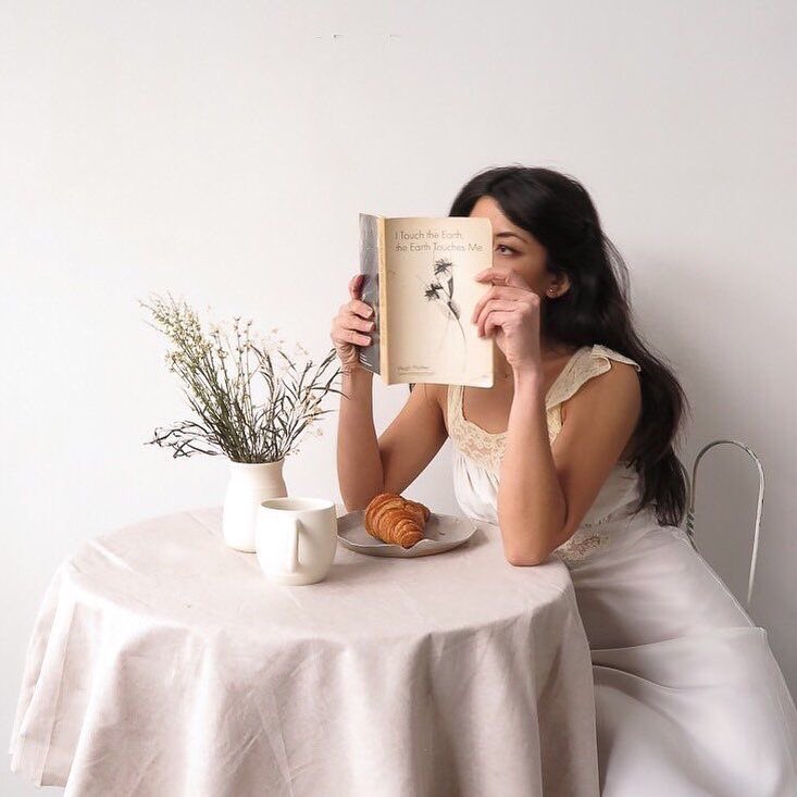 أبوح جهرا
#صارخا
بسر ليلي
بك
بكل #لهفة
ارسم بين جفوني
#عاشقة
#مثيرة
الجمال
بريق #عيناه
ينير ليل
فيه 
انا
#وانتي المرسومة
بفعل شوق
اتوه بك
#مناجيا
كل ما يبرق
في هذا الليل
ان
#كوني معي
الملاك
#ساحرة عيني
حتى يطل الفجر

              🇮🇶#وهج_الحروف🇮🇶