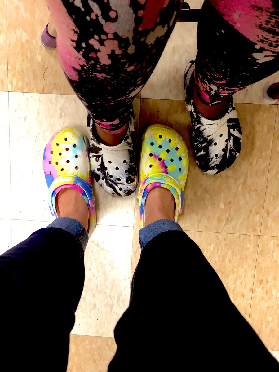 williamson_3rd's tweet photo. Croc twinning with one of my kiddos today 😎 https://t.co/P7M4tByAuw