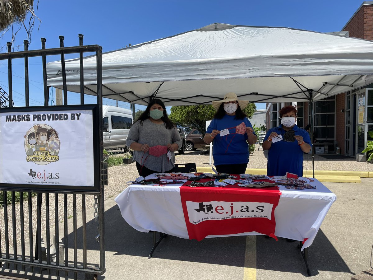 tejasbarrios's tweet image. 🧵English: We are proud recipients of Reusable Masks made by Auntie Sewing Squad. ❤️ The aunties volunteered their skills to provide free masks for our communities. Find us at the Immigrant Rally today distributing more. #maskuphou