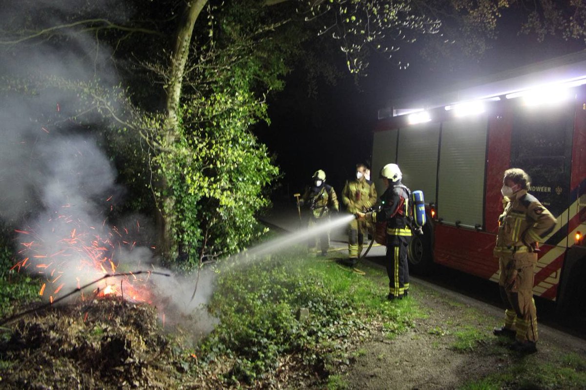 Brandweer blust kleine buitenbrand in Assen - #Drenthe -..