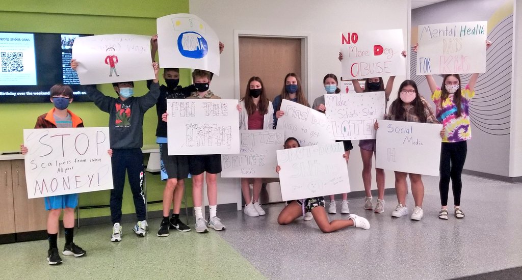 MrsKomp's tweet image. My #OlatheBucketFillerFriday goes out to these aspiring social activists who sent out argumentative letters to stakeholders and decision makers today! 🙌 So proud of their vulnerability and enthusiasm! ❤ @_STMS233 @TCRWP #UnitsofStudy