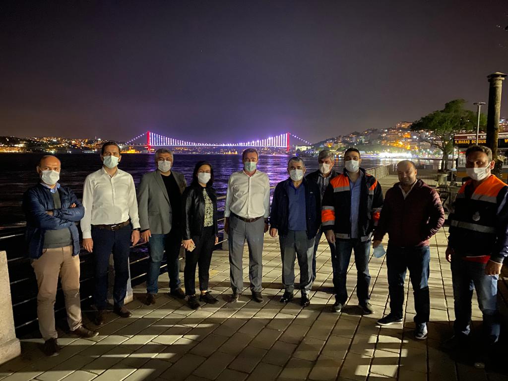 Üsküdar meydanda asfalt çalışmalarını denetledikten sonra çalışma arkadaşlarımızla boğaza nazır hatıra fotoğrafı çektirdik...