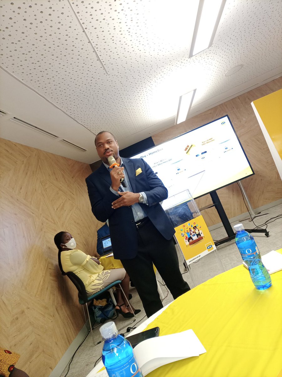 Ivoiren225's tweet photo. Lors d'une rencontre organisée aujourd'hui à Seen Hôtel avec la presse et les blogueurs, @MTNCotedIvoire a présenté la Homebox 4.5G, une connexion sans fil accessible à tous à un coût intéressant avec un très haut débit
#MTNHomebox
#MTNCI
#Hautdebit
#connectivite https://t.co/GIOc64WUXS