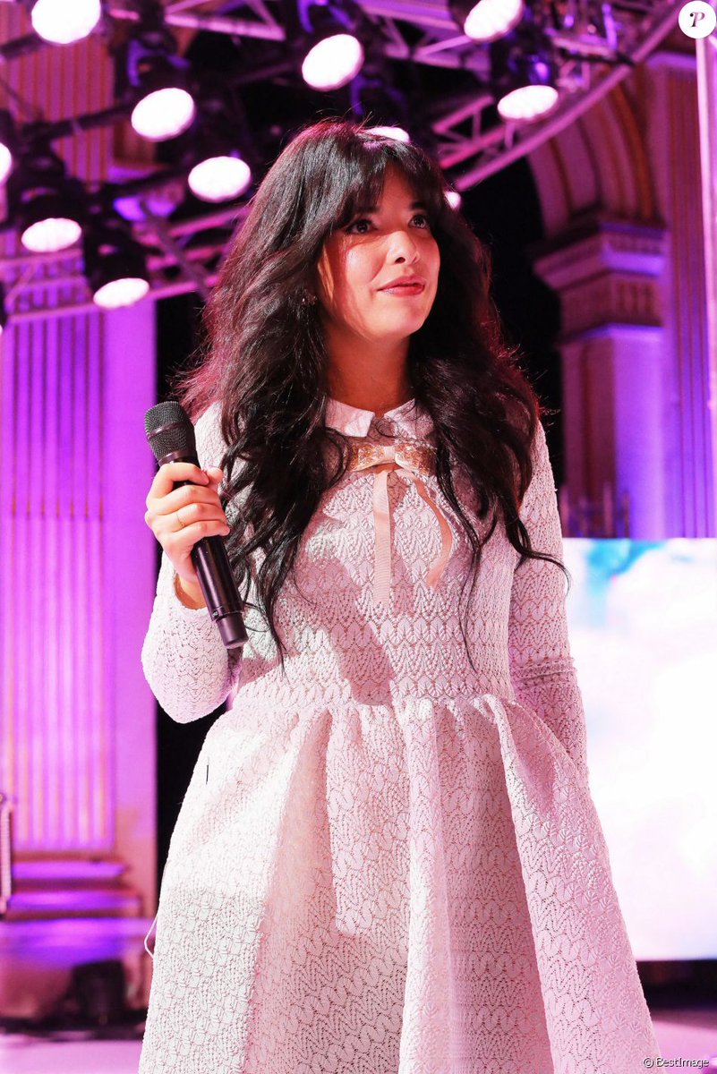 AdilaIndila's tweet photo. @Indila ❤❤🤍 https://t.co/411DQSMFyt