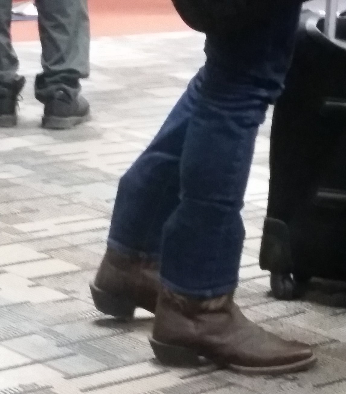 skinny jeans with cowboy boots