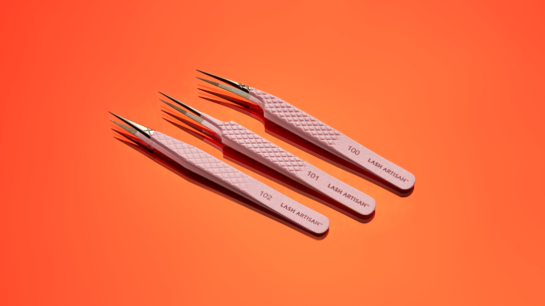 lashartisan's tweet photo. Spring sliding into Summer. Our Blush Pearl Collection, looking fine.

#tweezer #tweezers #tweezerset #lashes #eyelashes #beauty #makeup #tweezerman #eyelashtweezer #lashbeauty #lashextensions #tweezercase #eyelashextensions #tweezersbeauty #eyebrows #tweezermurah #tweez https://t.co/qQGSVZM3Ya