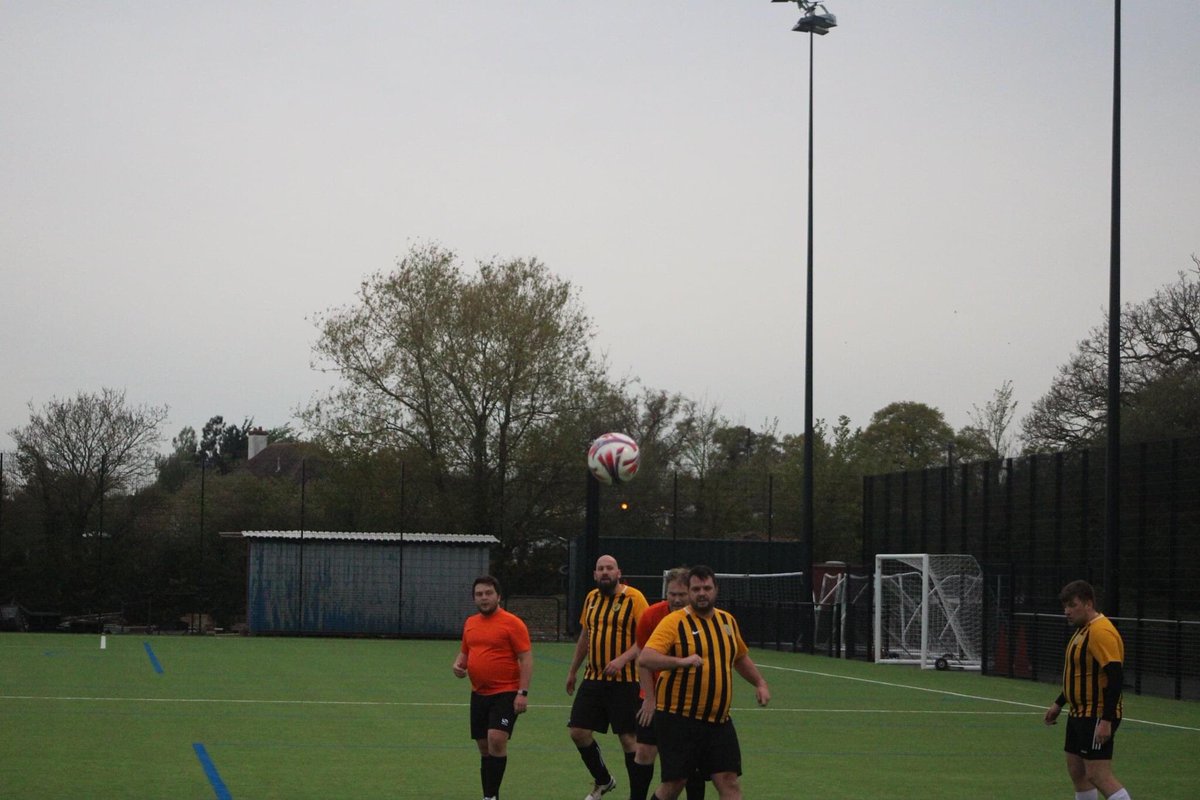 DannGoodingRN's tweet photo. Our team won 4-0 on the pitch with @manvfat Exeter this evening. I score 1 & Assist another. Honestly forgot how much I enjoyed playing football. The photos, which I’m in the background, aren’t flattering but had made me motivated to shed some of this weight! ⚽️ ⚽️ #Fatlanta https://t.co/tsPUdo0Mcr