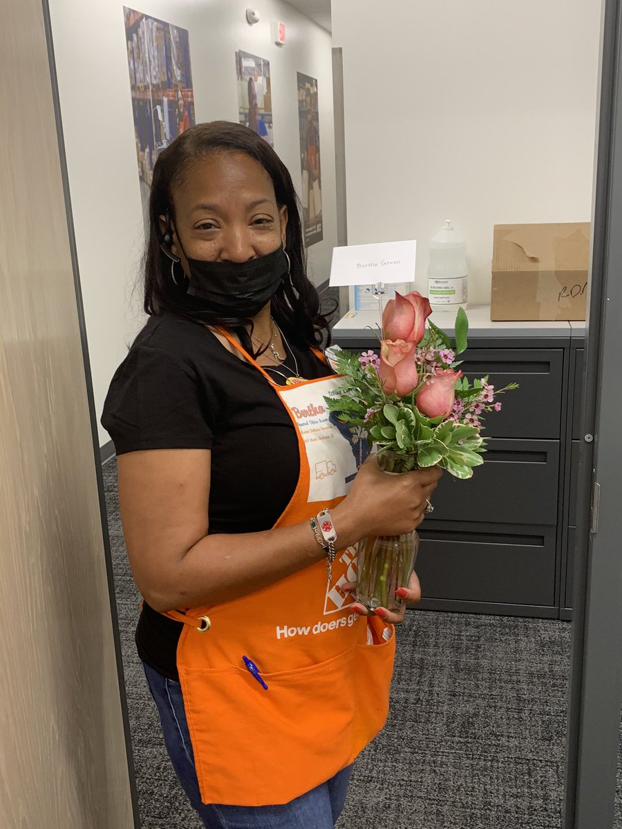 MDO5917's tweet photo. It’s Flowers for all the Mammas at 5917!  Happy Mother’s Day! https://t.co/a2H0RvRvsH
