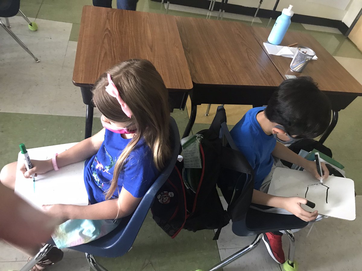 M_Sinclair5's tweet photo. Fun Friday! Using our twin powers to draw shapes! @CharMeckSchools #gatorcrew #2ndgrade https://t.co/bID7Nydbrl