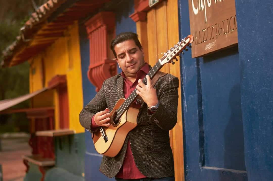 JuanEulogioMesa's tweet photo. Un requintista genuino.......🎸
#ElReyDelRequinto #FusionFolklorColombiano #ReyDeReyesDelRequinto #JuanEulogioMesa #JEMMusicProducciones #TipleRequinto @ReyDelRequinto🎙️ https://t.co/zPY8ZhAhi9