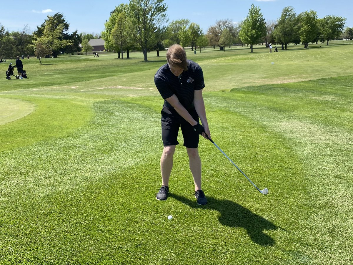 BuhlerGolf's tweet photo. Jace, Ayden, and Dylan competing at the JV AVCTL Invitational. #buhlergolf4 https://t.co/ietv1zJy4Y