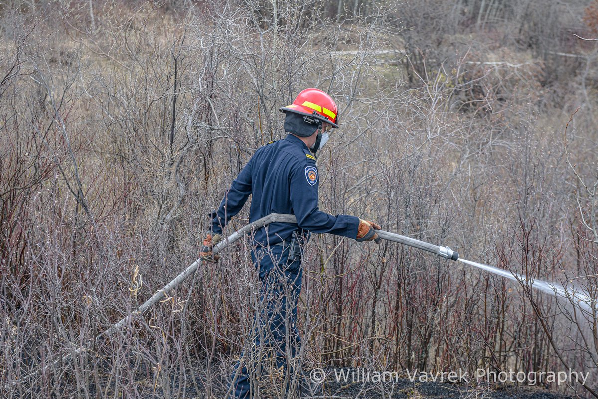 williamvavrek's tweet photo. Brush Fire - 102 Street / 95 Avenue - Grande Prairie, AB #gpab https://t.co/osPCcyiKpA