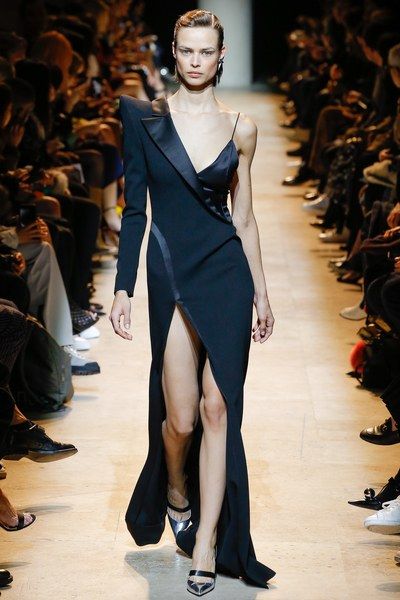  #sage ok this is not too bad but i cant stand the with bacg also lets give some twist with this therry mugler 2017