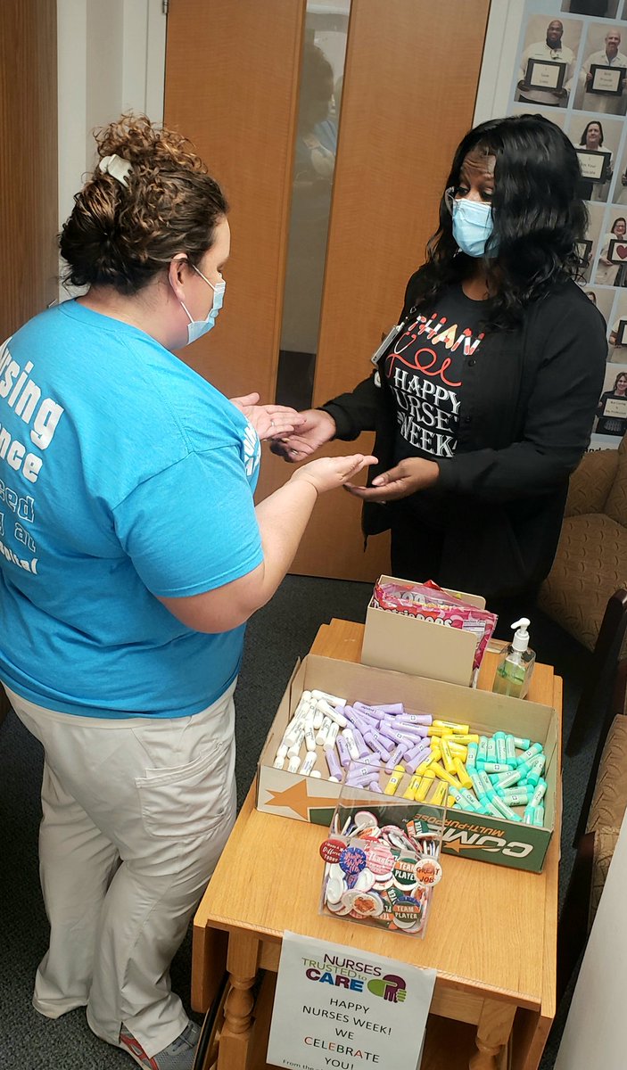 MariaHiggins622's tweet photo. Thank you Spirtual Care Services for rounding on our nursing units at Lutheran Hospital. Blessings of the Hands during Nurses Week. #cleclinicnurses #NursesWeek2021 https://t.co/INV5nEPQsD
