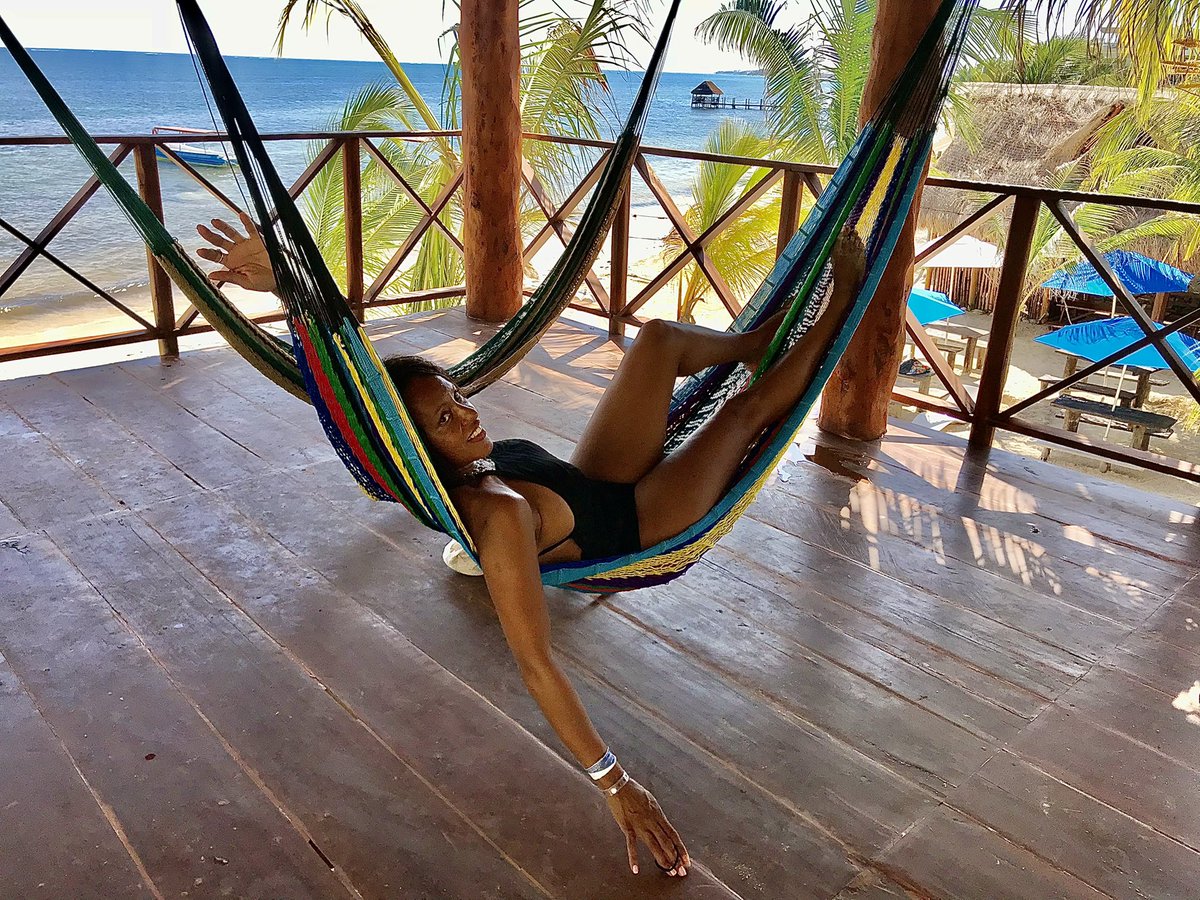caribbeanliving's tweet photo. ⚫️Weekend plans ⚫️

#Tulum #CaribbeanLiving #Caribbean #hammocktime #hammock #Mexico #handmade #yucatan #weekendvibe 

https://t.co/2efG9d5GBZ https://t.co/c42Ho8g54w